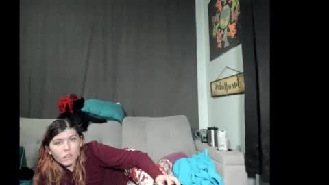 Snapshot of roxihazeleyes chatting on October 25, 2025, 2:52 am roxihazeleyes online show from October 25, 2025, 2:52 am