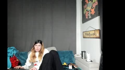 roxihazeleyes online show from January 11, 2026, 2:33 pm