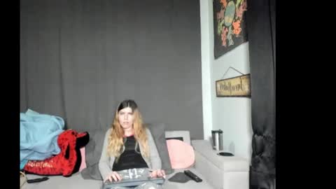 Snapshot of roxihazeleyes chatting on February 10, 2026, 9:41 pm roxihazeleyes online show from February 10, 2026, 9:41 pm