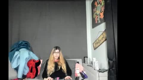 Snapshot of roxihazeleyes chatting on February 13, 2026, 8:54 am roxihazeleyes online show from February 13, 2026, 8:54 am