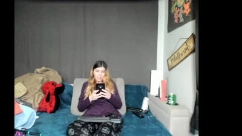 Snapshot of roxihazeleyes chatting on February 20, 2026, 4:53 am roxihazeleyes online show from February 20, 2026, 4:53 am