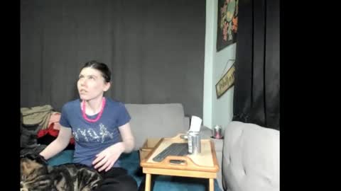 Snapshot of roxihazeleyes chatting on March 1, 2026, 3:30 am roxihazeleyes online show from March 1, 2026, 3:30 am