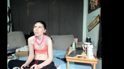 Snapshot of roxihazeleyes chatting on March 6, 2026, 6:48 pm roxihazeleyes online show from March 6, 2026, 6:48 pm