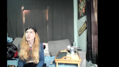 Snapshot of roxihazeleyes chatting on March 19, 2026, 9:30 pm roxihazeleyes online show from March 19, 2026, 9:30 pm