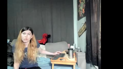 Snapshot of roxihazeleyes chatting on March 20, 2026, 2:22 pm roxihazeleyes online show from March 20, 2026, 2:22 pm