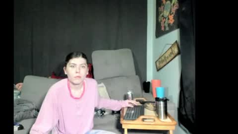 roxihazeleyes online show from May 21, 2026, 1:29 pm