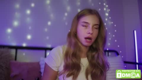 Snapshot of roxxxie_reid chatting on October 14, 2025, 9:15 pm Roxieex ABBY online show from October 14, 2025, 9:15 pm