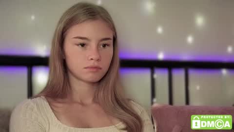 Snapshot of roxxxie_reid chatting on October 24, 2025, 8:27 pm Roxieex ABBY online show from October 24, 2025, 8:27 pm