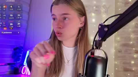 Roxieex ABBY online show from May 27, 2026, 7:55 pm