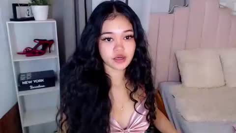 Snapshot of roxxy_blossom chatting on September 28, 2025, 2:50 am roxxy_blossom online show from September 28, 2025, 2:50 am