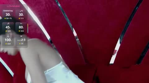 Roxy online show from November 8, 2025, 6:51 pm