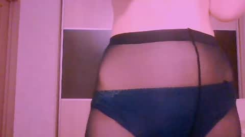 Roxxy Wharton online show from April 5, 2026, 12:46 pm