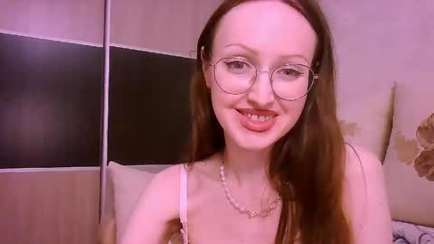 Roxxy Wharton online show from April 18, 2026, 7:58 pm