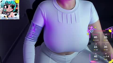 Snapshot of roxy_clark chatting on October 17, 2025, 9:34 am Annah  online show from October 17, 2025, 9:34 am