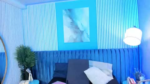 Snapshot of roxy_hell chatting on October 31, 2025, 12:06 pm Roxy hell online show from October 31, 2025, 12:06 pm