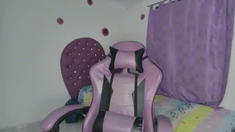 Roxy online show from December 18, 2025, 3:34 am