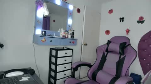 Roxy online show from June 8, 2026, 3:29 am