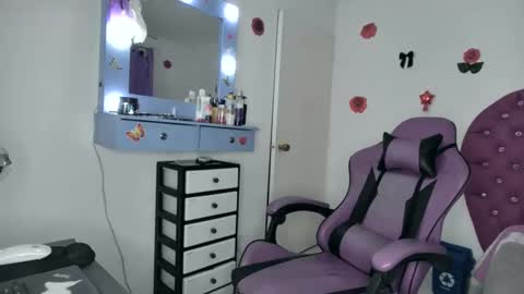 Roxy online show from June 9, 2026, 3:18 am