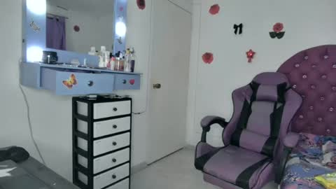 Roxy online show from June 21, 2026, 1:52 am