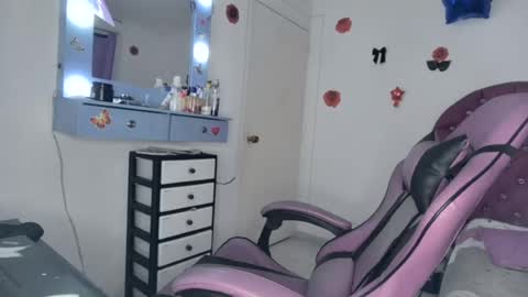 Roxy online show from July 27, 2026, 1:56 am