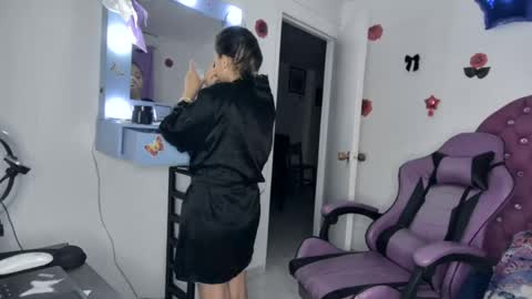 Roxy online show from August 3, 2026, 2:32 am