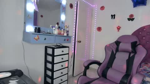 Roxy online show from August 3, 2026, 9:04 am