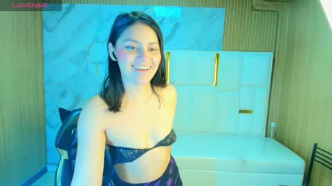 Roxy online show from April 27, 2026, 1:31 pm