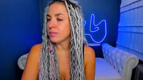 Roxy online show from September 12, 2025, 2:00 am