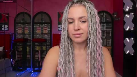 Roxy online show from May 8, 2026, 2:06 am