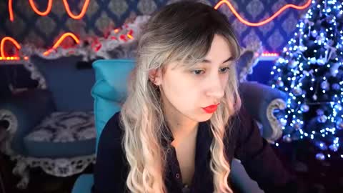 Snapshot of roxy_rayy chatting on January 15, 2025, 7:05 am roxy_rayy online show from January 15, 2025, 7:05 am