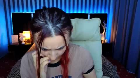 Snapshot of roxy_rayy chatting on October 13, 2025, 12:38 pm roxy_rayy online show from October 13, 2025, 12:38 pm