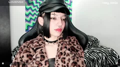 Roxy Independient model Help me to reach 50 thumbs up online show from January 29, 2025, 2:30 am