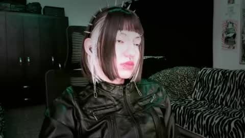 Roxy Independient model Help me to reach 50 thumbs up online show from April 29, 2026, 12:59 am