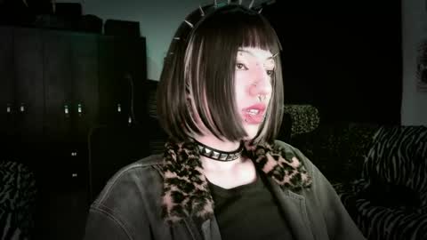 Roxy Independient model Help me to reach 50 thumbs up online show from May 11, 2026, 11:24 pm