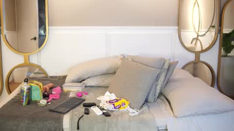 Snapshot of roxy_vega chatting on October 7, 2025, 12:02 pm Roxy online show from October 7, 2025, 12:02 pm