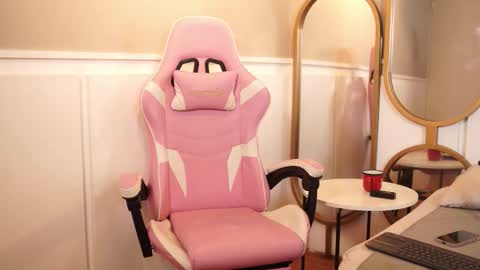 Snapshot of roxy_vega chatting on October 11, 2025, 1:20 pm Roxy online show from October 11, 2025, 1:20 pm