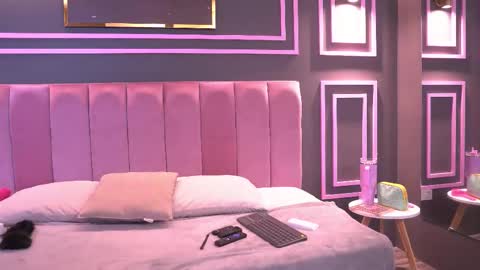 Snapshot of roxy_vega chatting on October 29, 2025, 12:07 pm Roxy online show from October 29, 2025, 12:07 pm