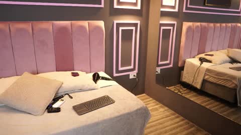 Snapshot of roxy_vega chatting on November 6, 2025, 8:37 am Roxy online show from November 6, 2025, 8:37 am