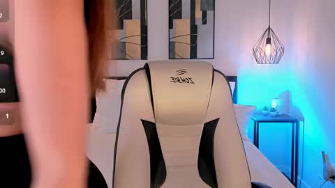 Roxy follow me online show from May 14, 2026, 11:39 am
