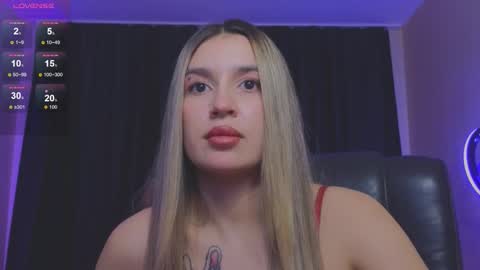 Snapshot of roxychilli chatting on October 26, 2025, 8:48 pm Roxy online show from October 26, 2025, 8:48 pm