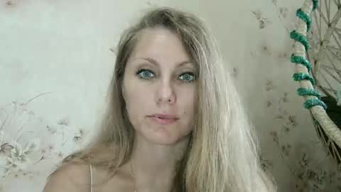 roxyfox18x01 online show from October 10, 2025, 7:40 am