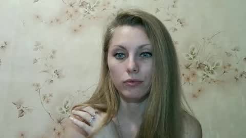 Snapshot of roxyfox18x01 chatting on February 14, 2026, 2:36 pm roxyfox18x01 online show from February 14, 2026, 2:36 pm