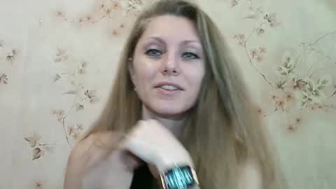 Snapshot of roxyfox18x01 chatting on February 18, 2026, 10:00 am roxyfox18x01 online show from February 18, 2026, 10:00 am