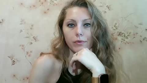 Snapshot of roxyfox18x01 chatting on February 27, 2026, 6:13 am roxyfox18x01 online show from February 27, 2026, 6:13 am