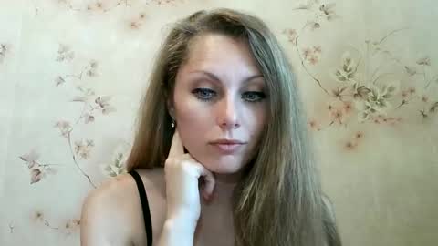 roxyfox18x01 online show from May 26, 2026, 8:10 am