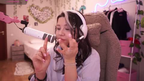 roxysuh online show from March 8, 2026, 8:29 am