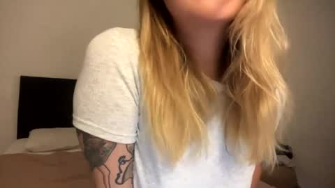 Roxy online show from April 10, 2026, 1:27 pm