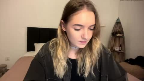 Roxy online show from April 21, 2026, 1:28 pm