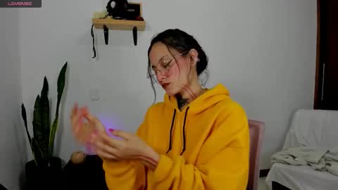 roxy online show from October 21, 2025, 2:12 am