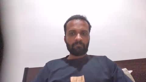roy018 online show from May 1, 2026, 2:10 pm